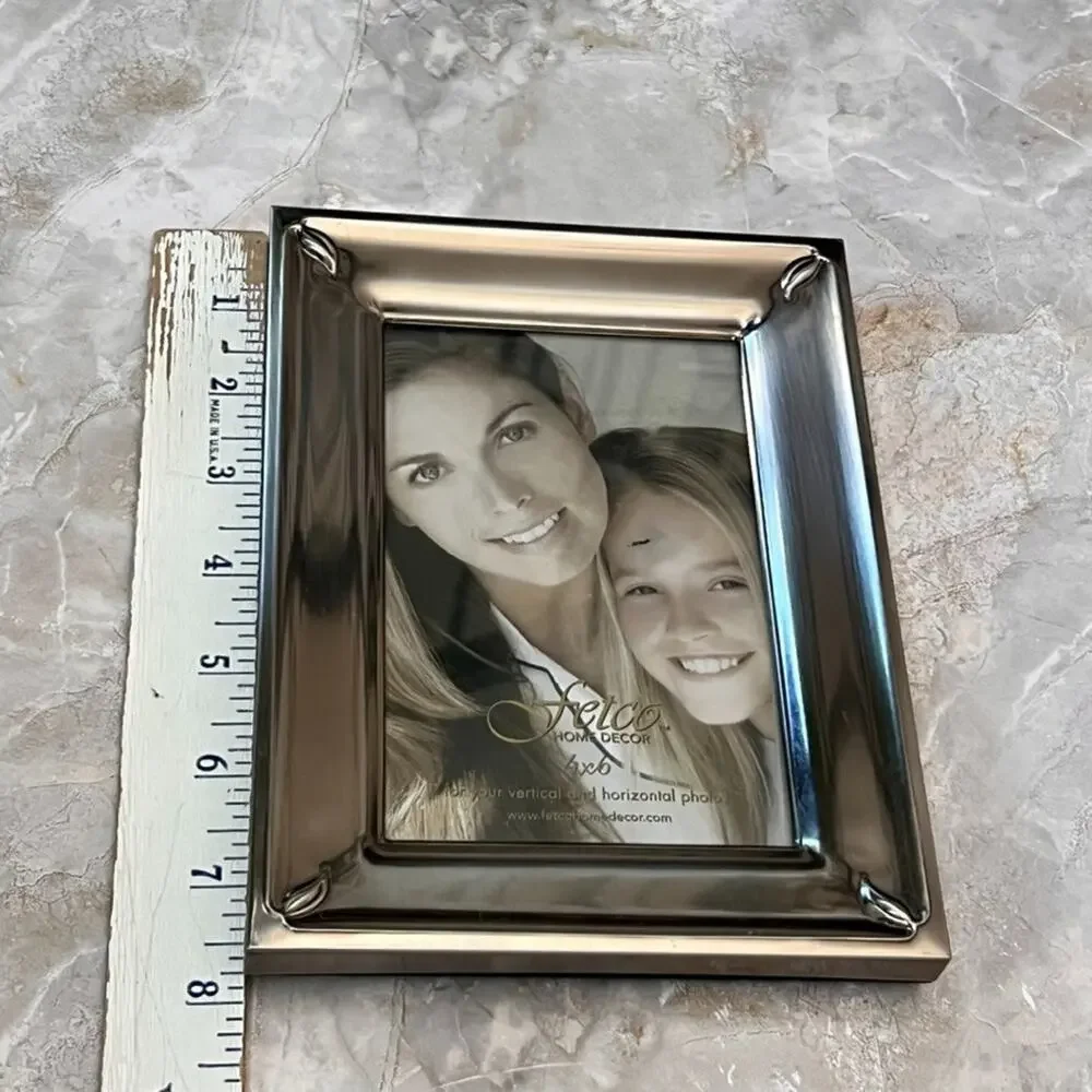 Fetco Shiny Ashby Pewter Picture Frame 4x6 in Silver Free Standing Home Decor